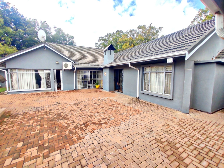 5 Bedroom Property for Sale in Sasolburg Ext 4 Free State
